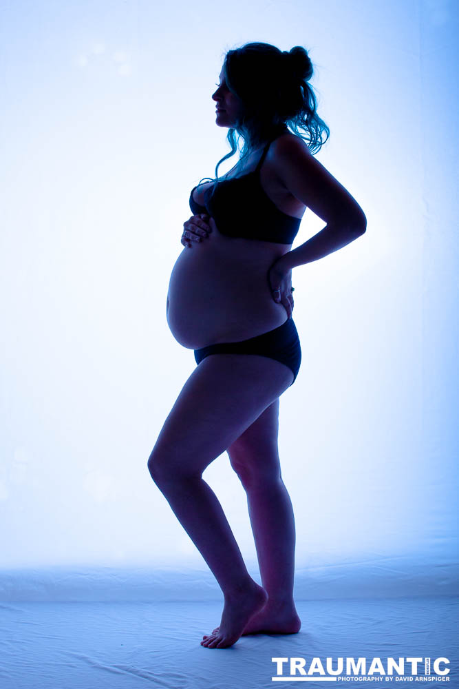 Mollie asked me to do a silhouette baby bump session.