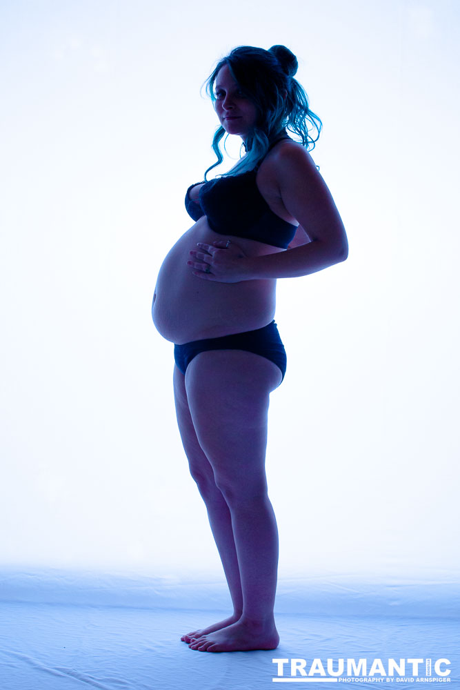 Mollie asked me to do a silhouette baby bump session.