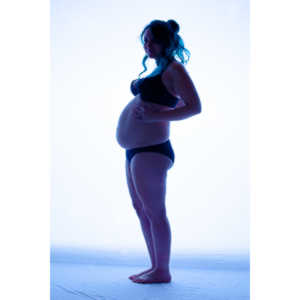 Mollie asked me to do a silhouette baby bump session.