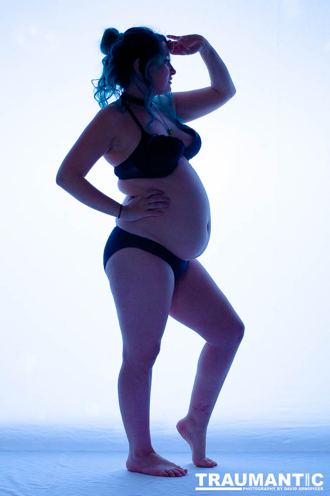 Mollie asked me to do a silhouette baby bump session.