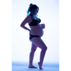 Mollie asked me to do a silhouette baby bump session.