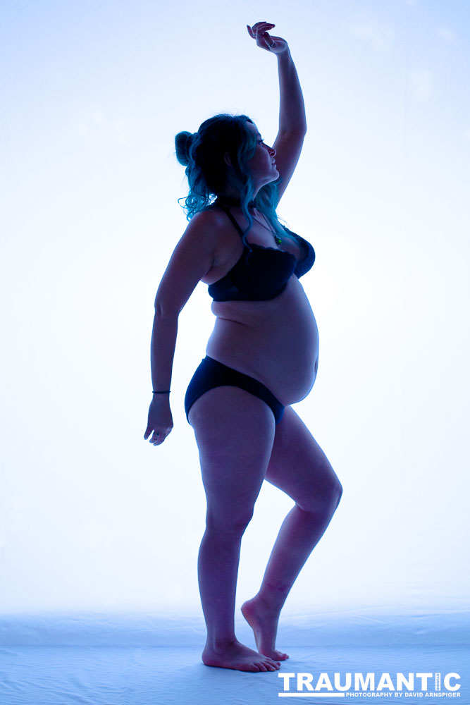 Mollie asked me to do a silhouette baby bump session.