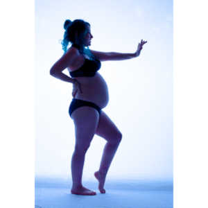 Mollie asked me to do a silhouette baby bump session.