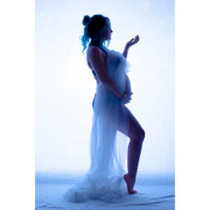 Mollie asked me to do a silhouette baby bump session.
