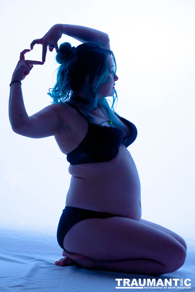 Mollie asked me to do a silhouette baby bump session.