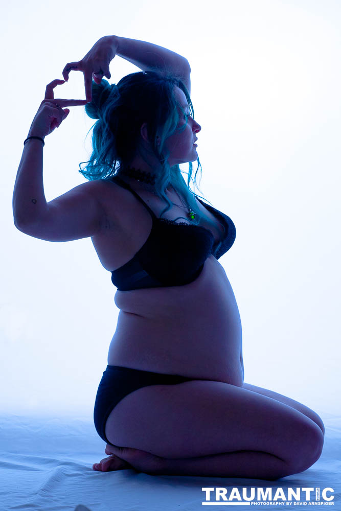 Mollie asked me to do a silhouette baby bump session.
