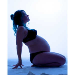 Mollie asked me to do a silhouette baby bump session.