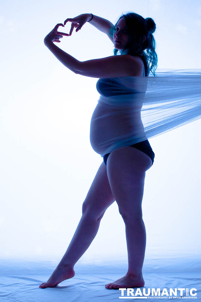 Mollie asked me to do a silhouette baby bump session.