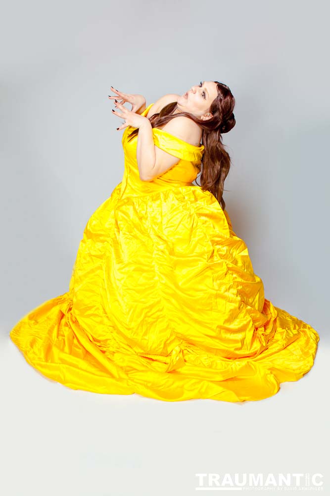 Diana (aka Smitten By Kitten) took an available session and came over with some  Cosplay options.  We had a great time and got some terrific shots.