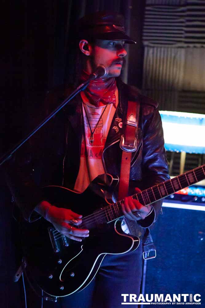 Image should appear here.