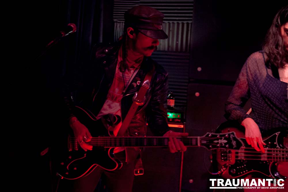 Image should appear here.