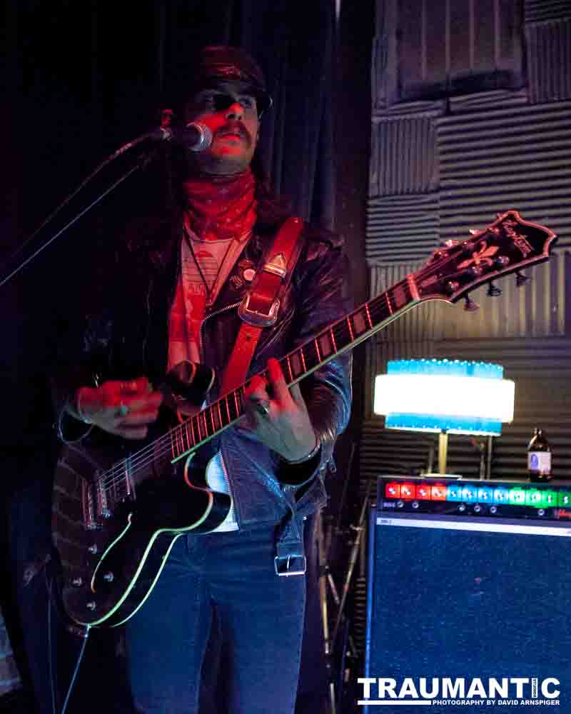 Image should appear here.