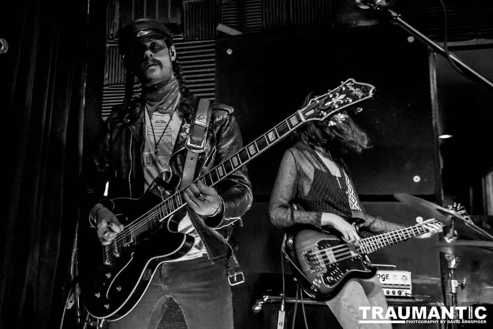 Image should appear here.