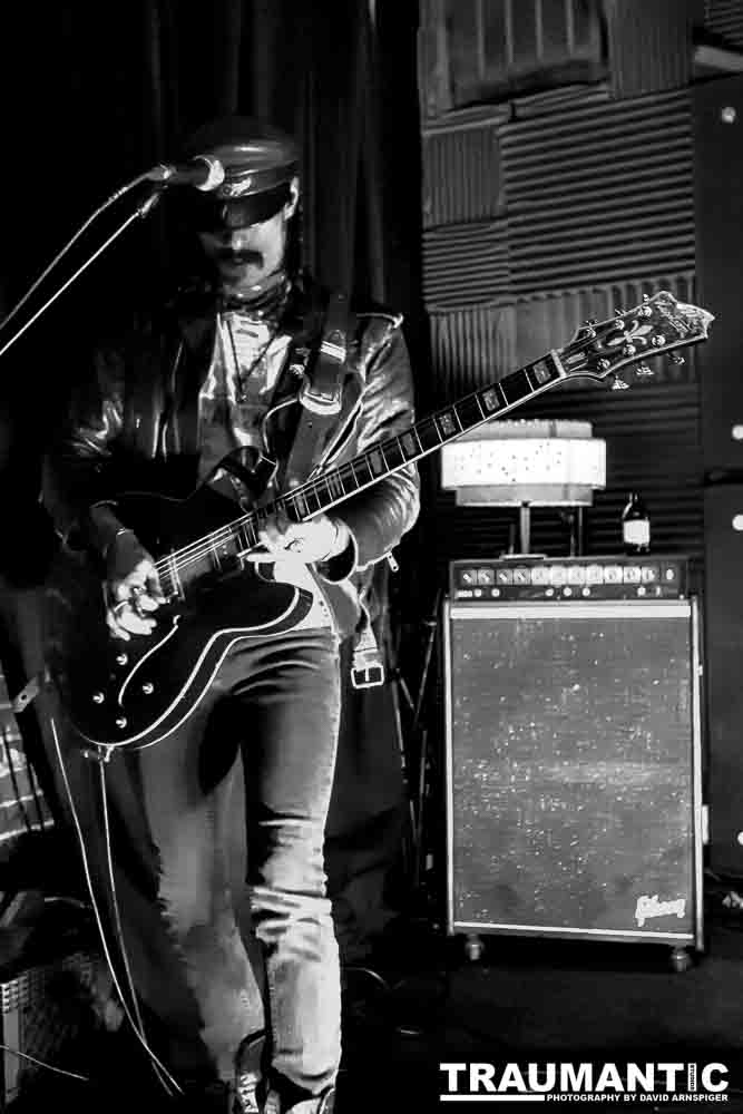 Image should appear here.