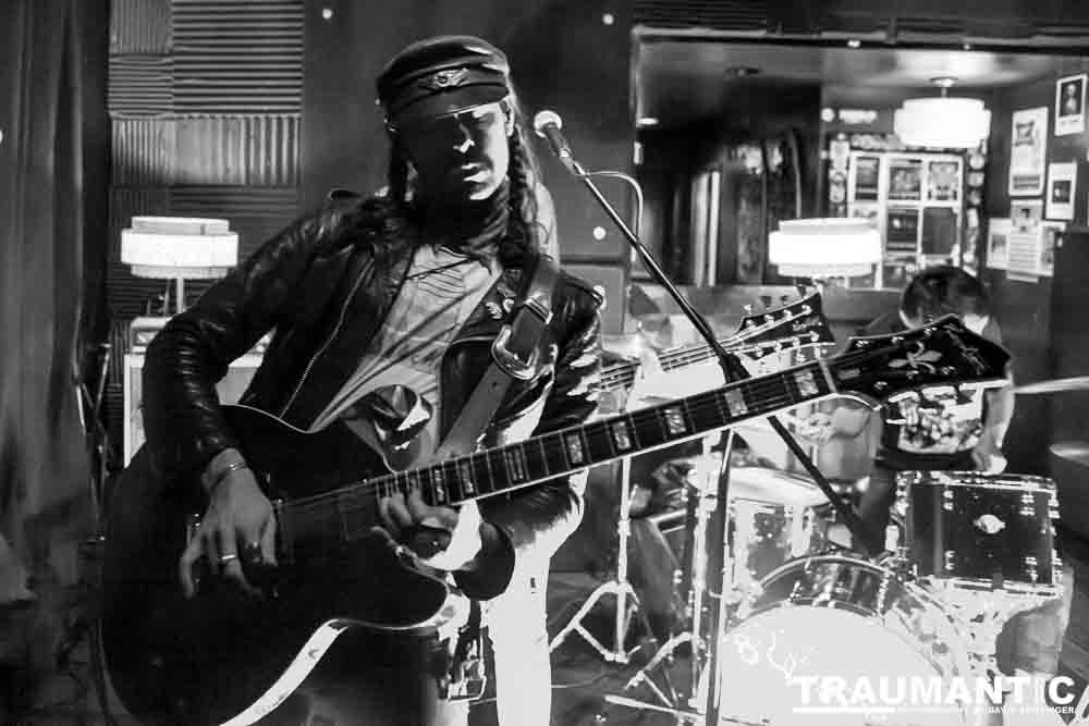 Image should appear here.