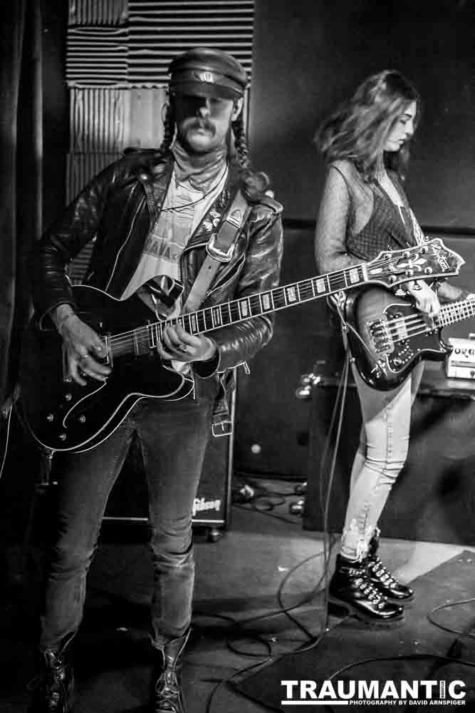 Image should appear here.