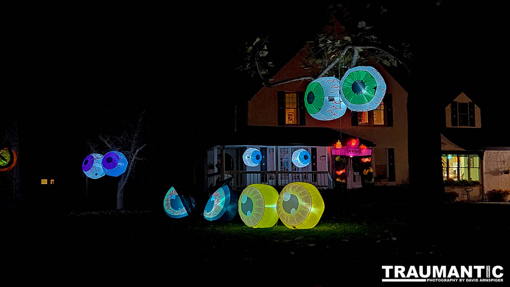 One of my neighbors has the coolest inflatable decorations.